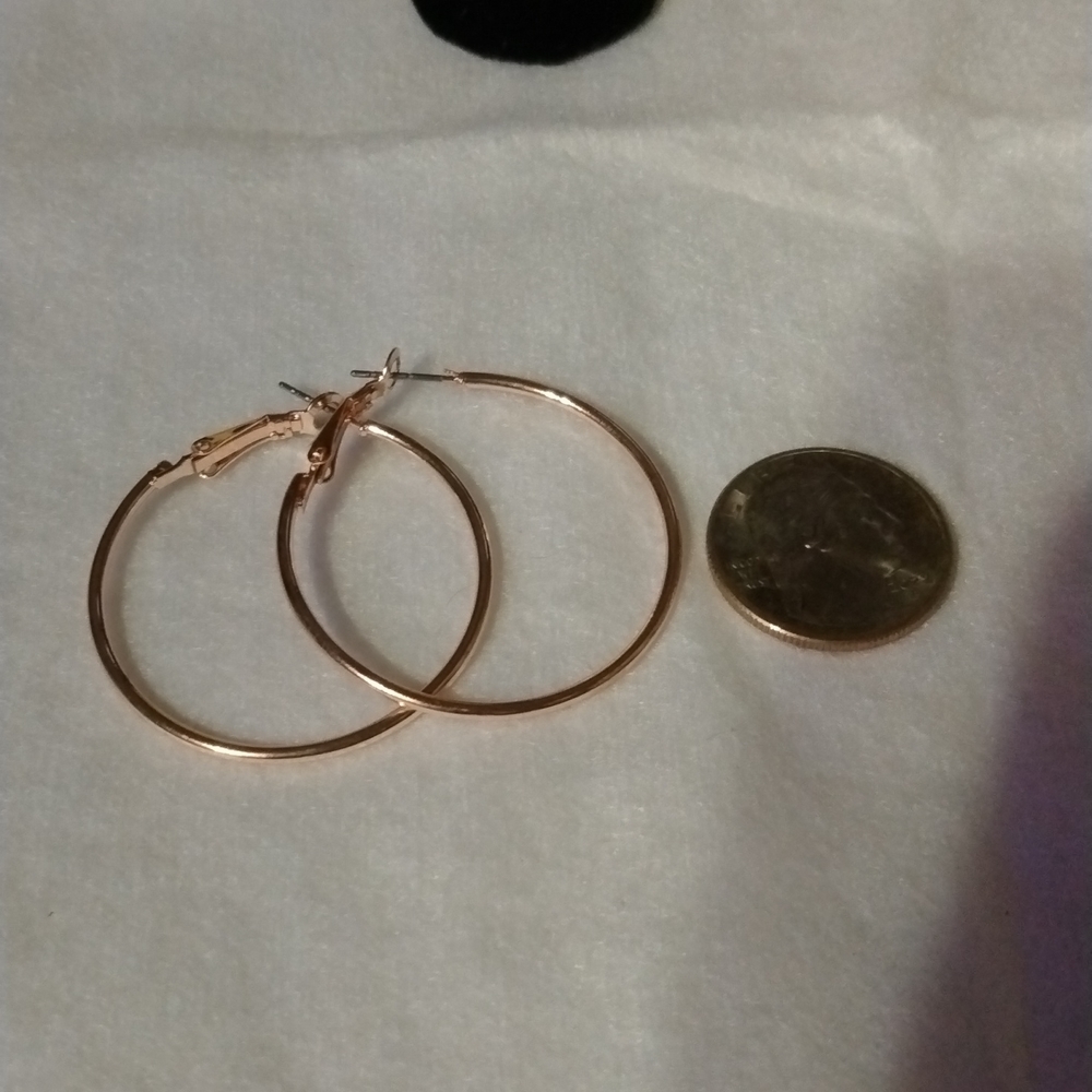 Rose Gold tone hoop earrings pierced NWT (sku 164) - Picture 3 of 4